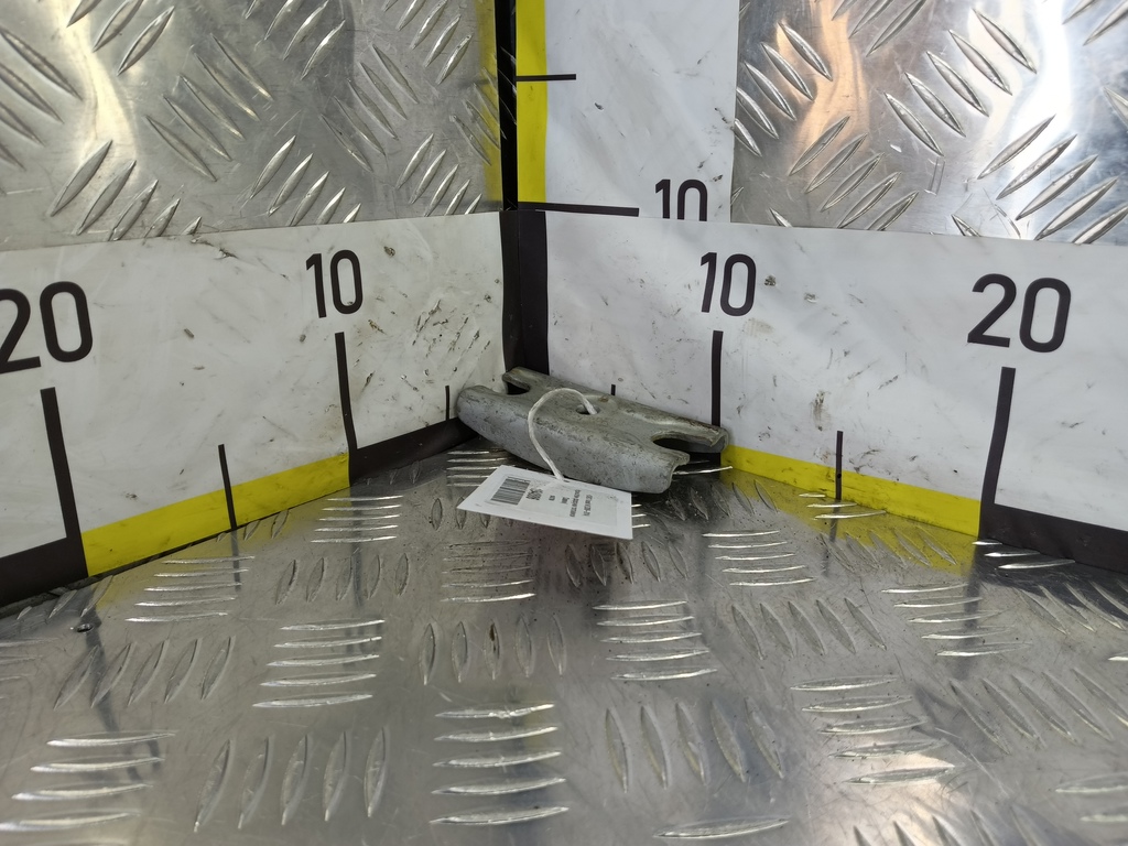 кронштейн форсунки топливной (зажим) FORD Transit  1842766, 520 рублей, Москва