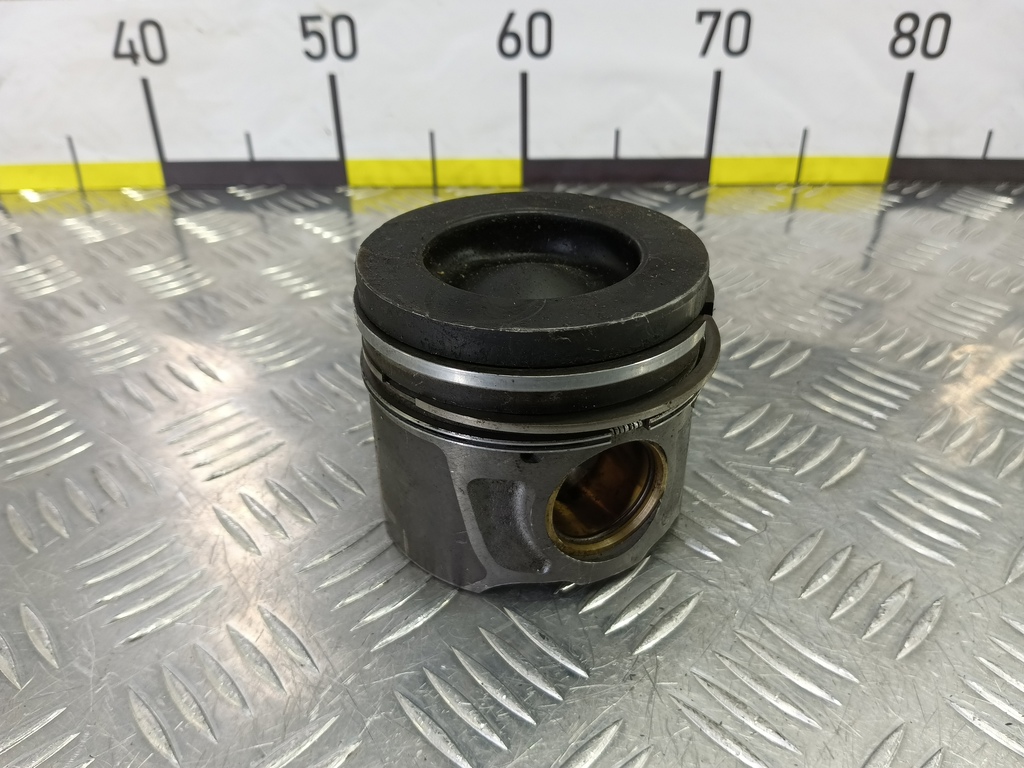 поршень LAND ROVER FREELANDER  LR001268, 7300 рублей, Москва