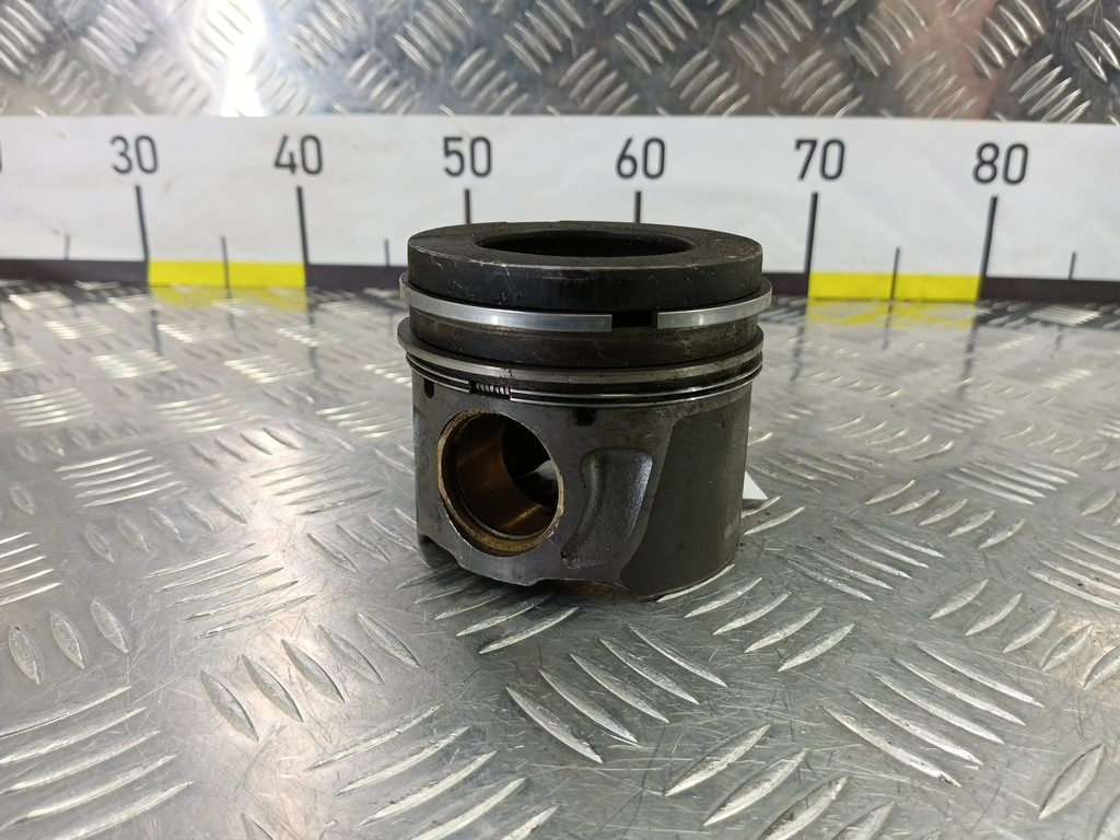 поршень LAND ROVER FREELANDER  LR001268, 7300 рублей, Москва