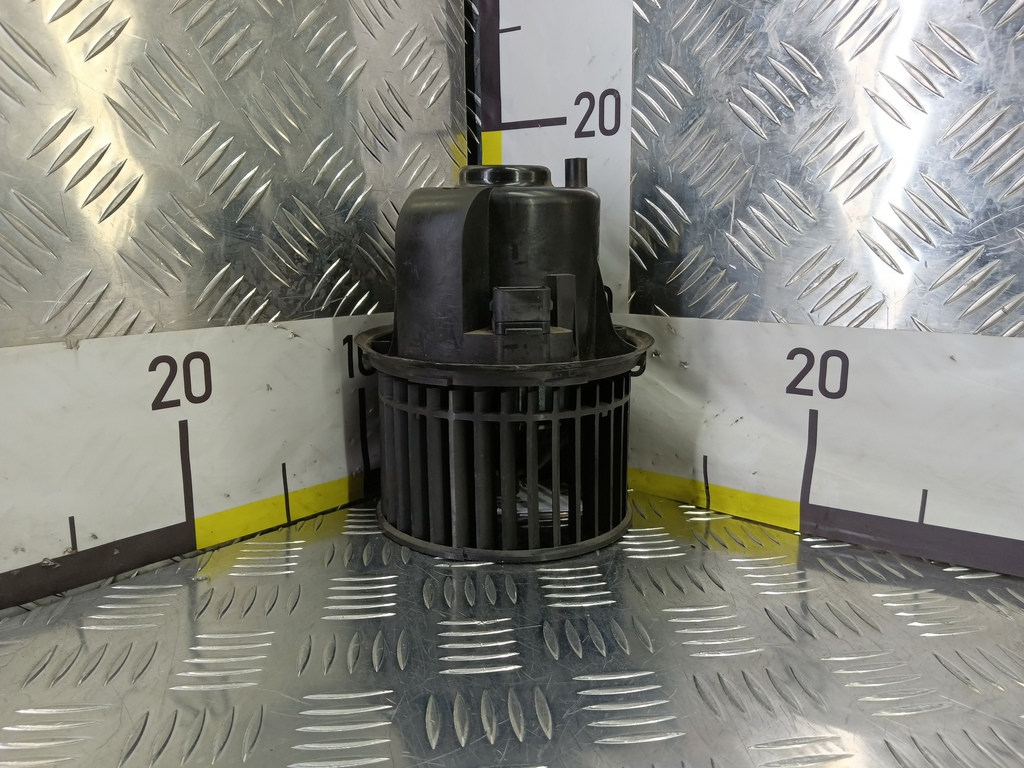 моторчик отопителя FORD Transit  7188531, 2130 рублей, Москва