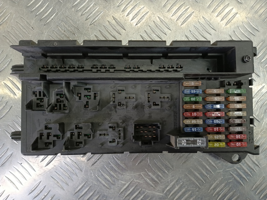 блок предохранителей Volkswagen Crafter  2E0937615B, 2470 рублей, Москва