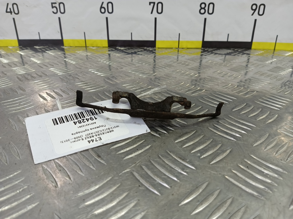 пружина суппорта MERCEDES-BENZ E-класс E 220d 2.1 5G-Tronic (170 л.с.)E-класс  W212/S212/C207/A207 (2009—2013) Седан A0014212391, 750 рублей, Москва