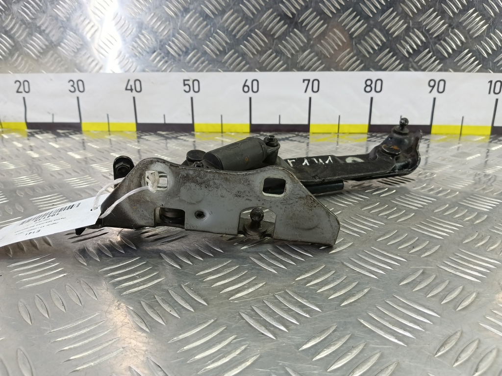 петля крышки багажника Jaguar XF 2.7 AT (207 л.с.)XF  I (2007—2011) Седан C2Z12578, 980 рублей, Москва