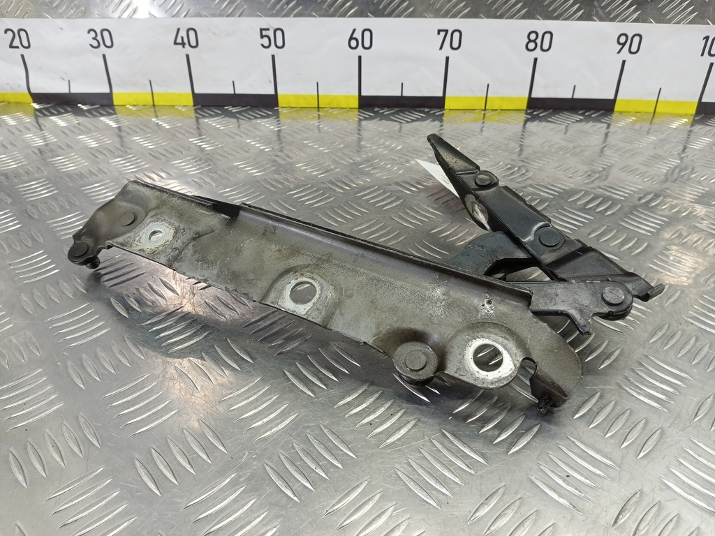 петля крышки багажника Jaguar XF 2.7 AT (207 л.с.)XF  I (2007—2011) Седан C2Z12577, 1670 рублей, Москва