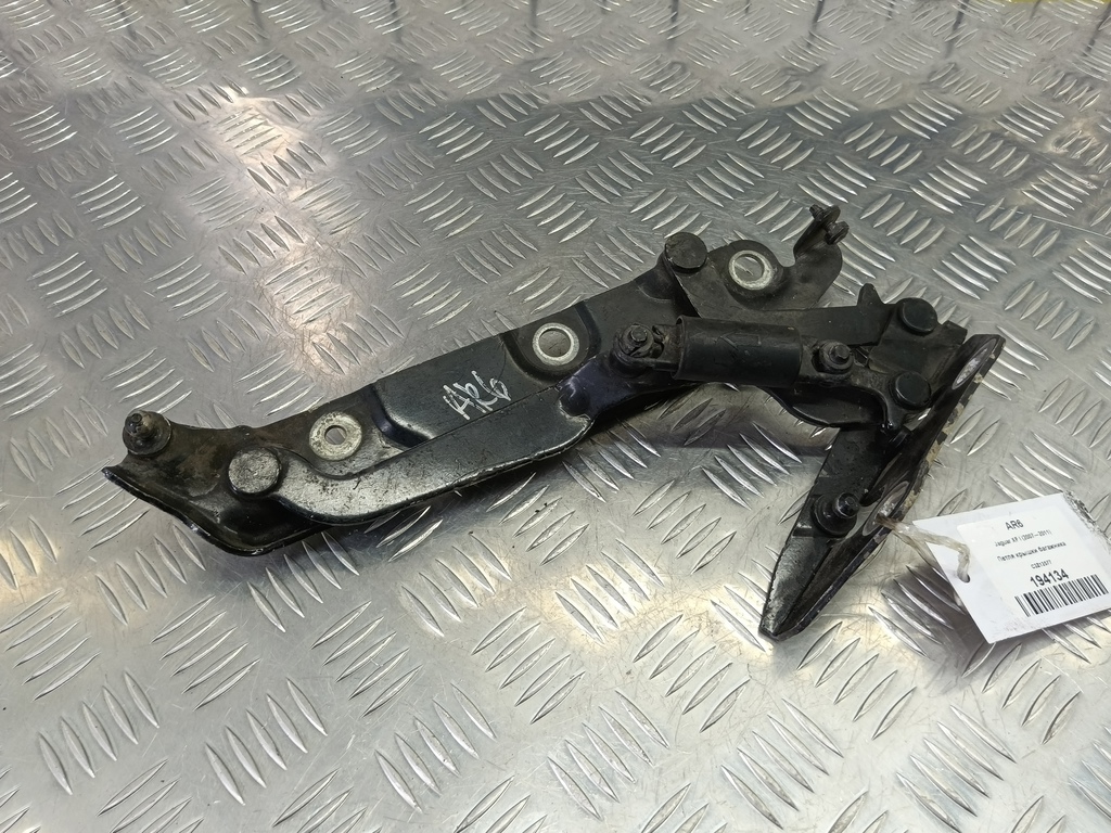 петля крышки багажника Jaguar XF 3.0 AT (238 л.с.)XF  I (2007—2011) Седан C2Z12577, 1670 рублей, Москва