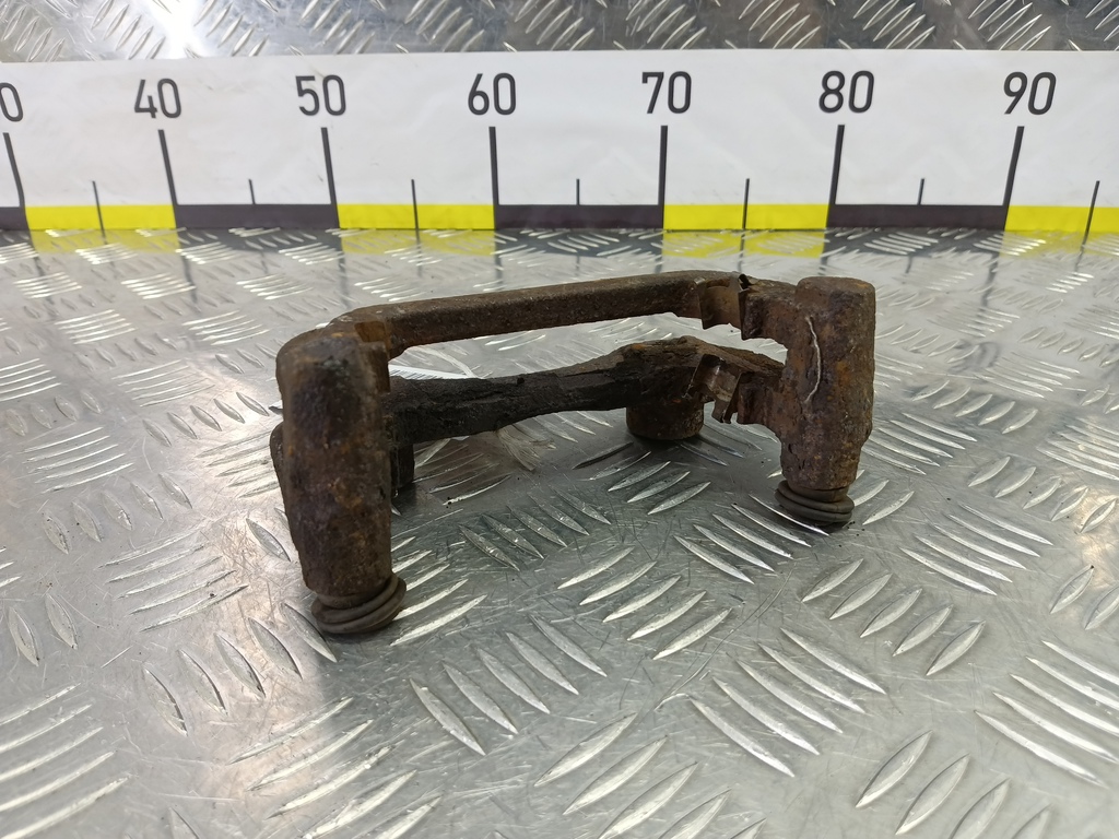 скоба суппорта MAZDA 6  GJ6A26281, 2470 рублей, Москва