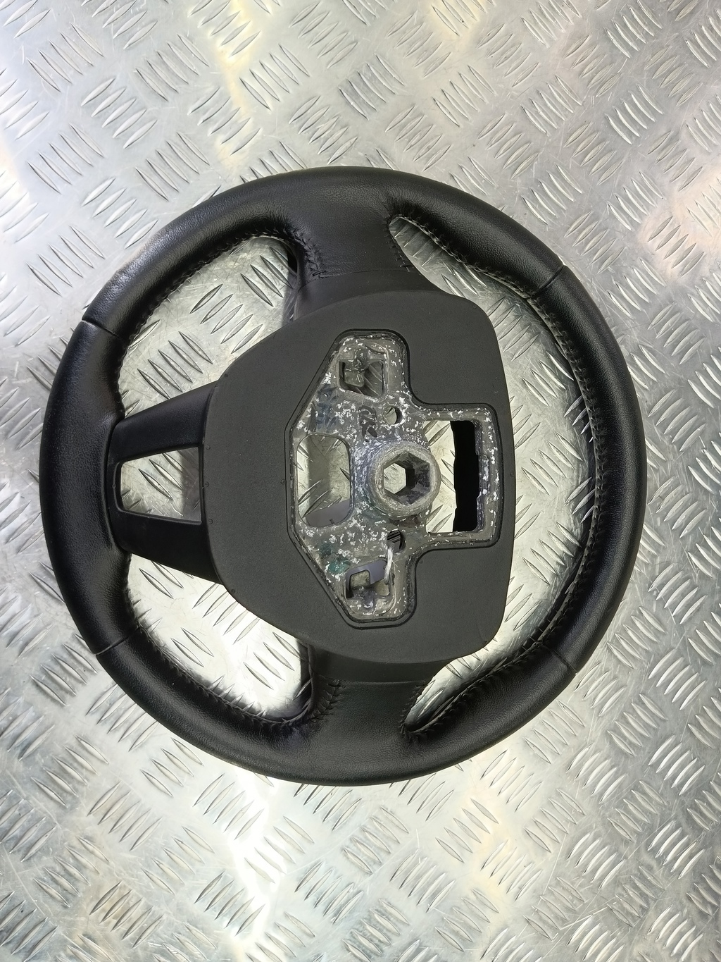 руль FORD Focus 2.0 AMT (160 л.с.)Focus  III рестайлинг (2014—2019) Седан 1900913, 10180 рублей, Москва