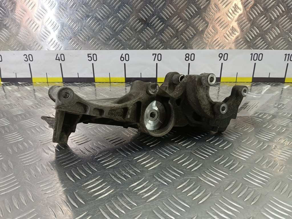 кронштейн генератора Renault Duster  8200473400, 1210 рублей, Москва