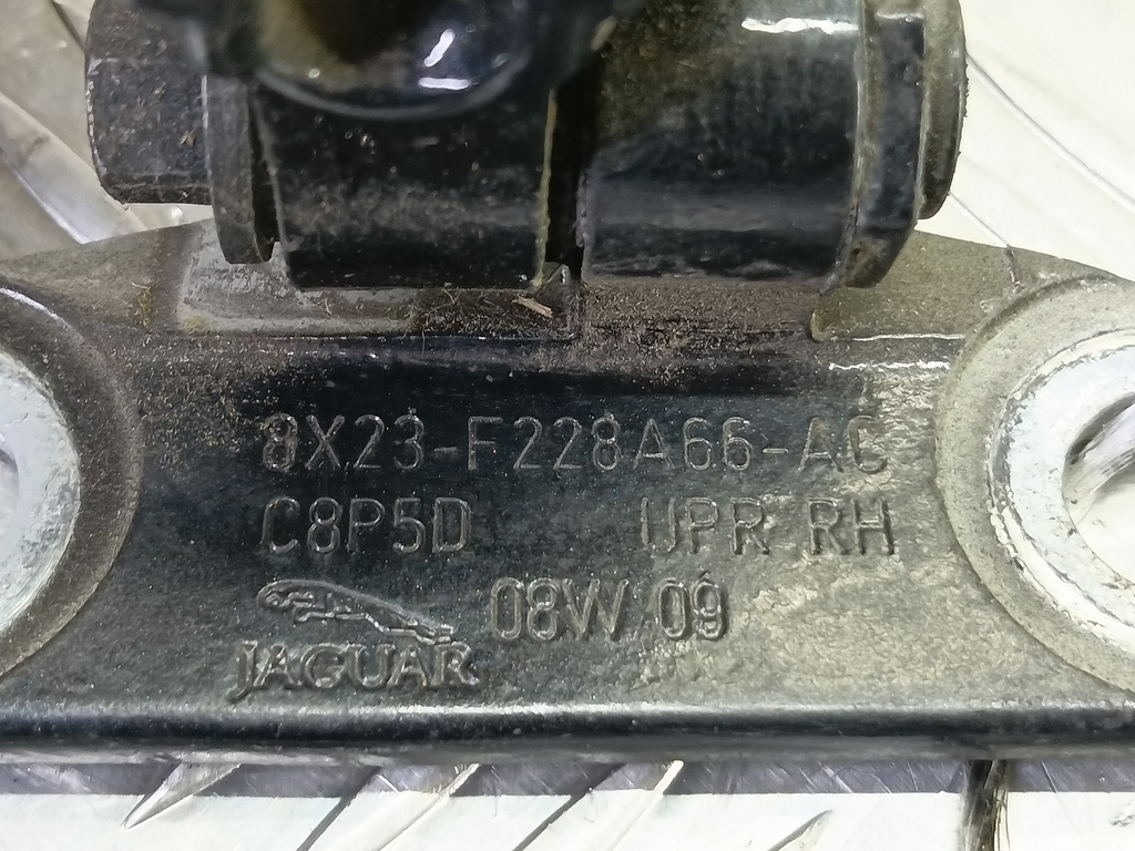 петля двери Jaguar XF 2.7 AT (207 л.с.)XF  I (2007—2011) Седан C2Z3107, 980 рублей, Москва