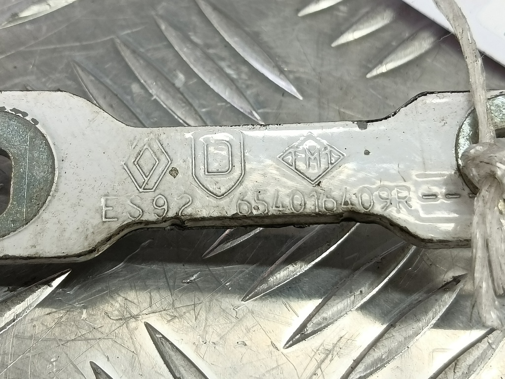 петля капота Renault Duster  654016409R, 2700 рублей, Москва