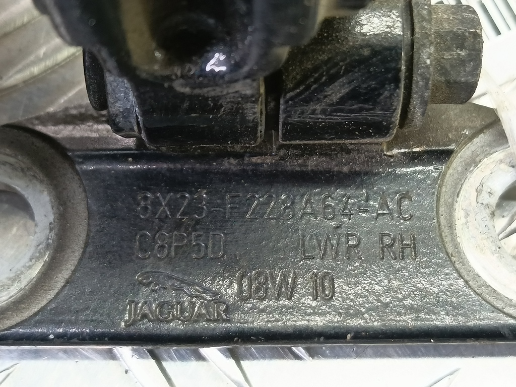 петля двери Jaguar XF 2.7 AT (207 л.с.)XF  I (2007—2011) Седан C2Z3105, 750 рублей, Москва