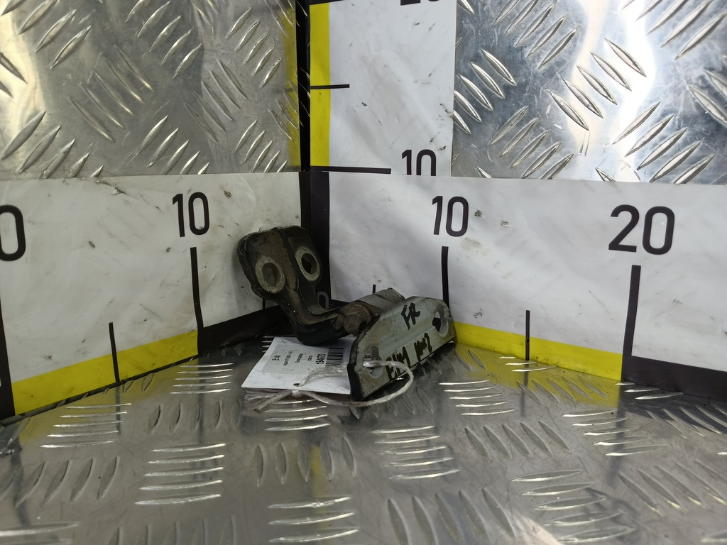 петля двери Jaguar XF 2.7 AT (207 л.с.)XF  I (2007—2011) Седан C2Z3105, 750 рублей, Москва