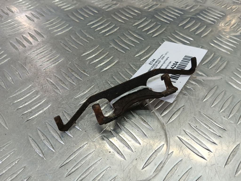 пружина суппорта MERCEDES-BENZ E-класс E 220d 2.1 5G-Tronic (170 л.с.)E-класс  W212/S212/C207/A207 (2009—2013) Седан A0014212391, 750 рублей, Москва