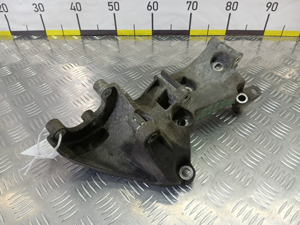 кронштейн генератора Renault Duster  8200473400, 1210 рублей, Москва