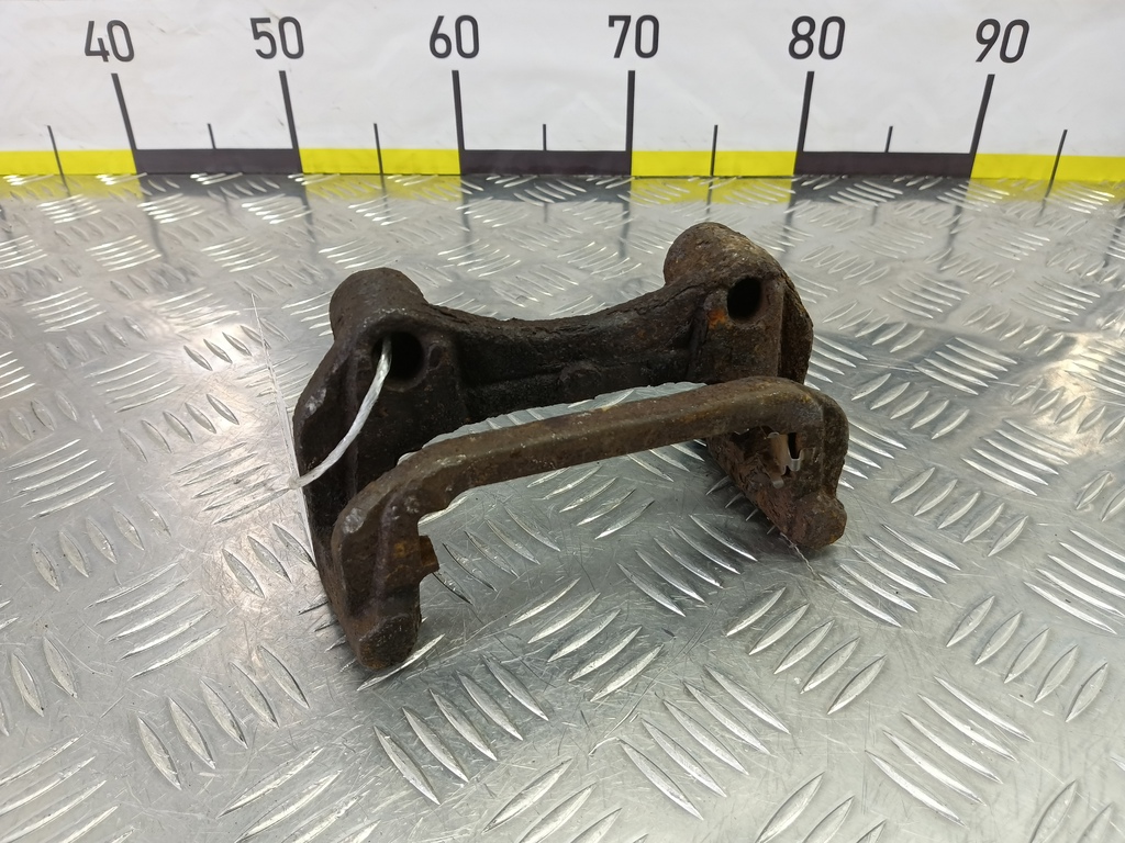 скоба суппорта MAZDA 6  GJ6A26281, 2470 рублей, Москва