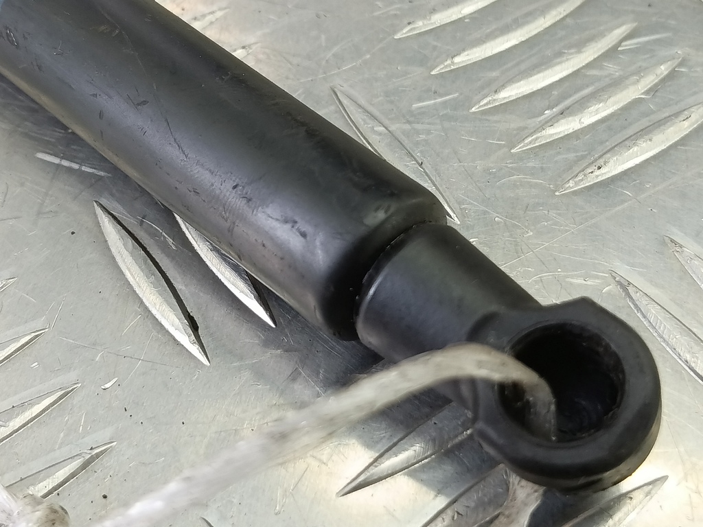 амортизатор крышки багажника Jaguar XF 3.0 AT (238 л.с.)XF  I (2007—2011) Седан C2Z2615, 750 рублей, Москва