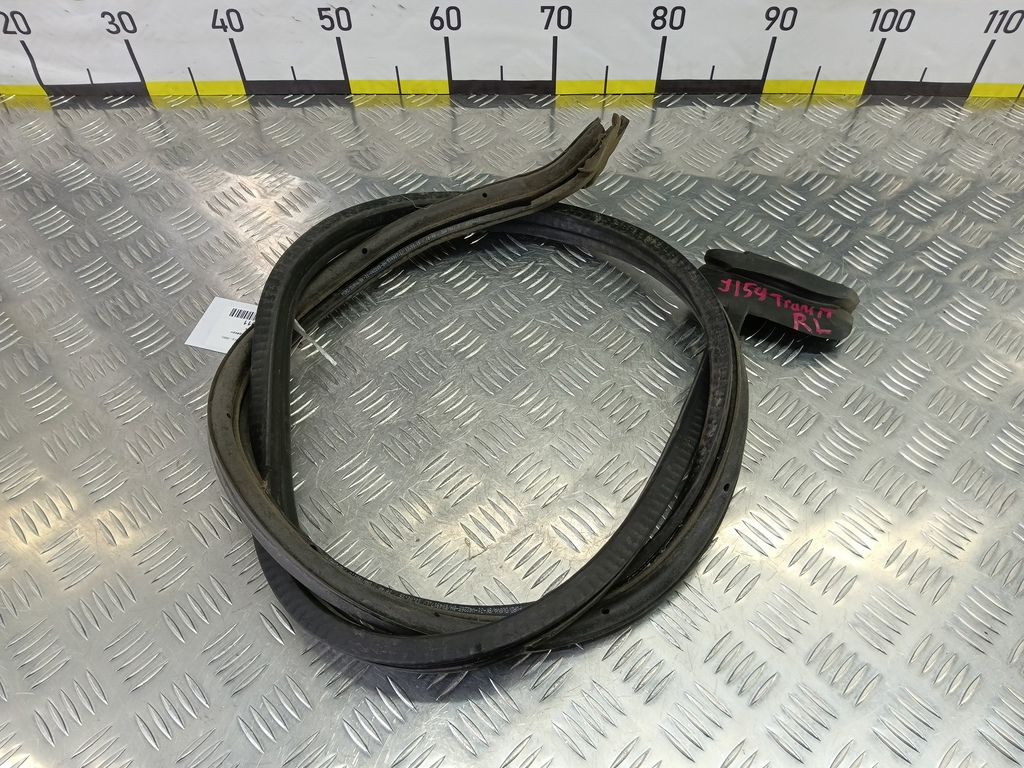 уплотнитель двери FORD Transit  1945435, 2700 рублей, Москва