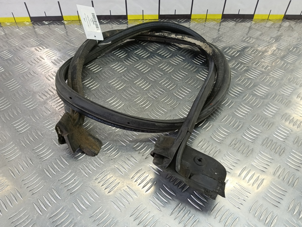 уплотнитель двери FORD Transit  1945435, 2700 рублей, Москва