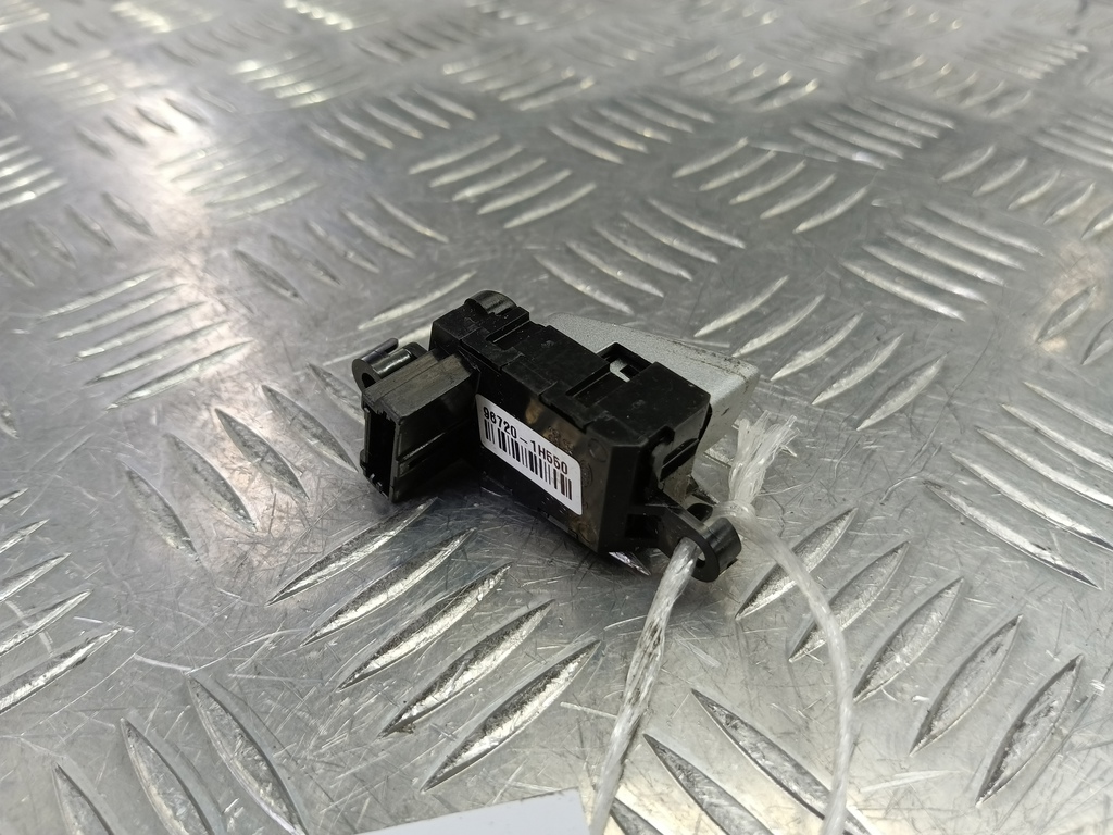 кнопка tip Kia Ceed  967201H550AL4, 630 рублей, Москва