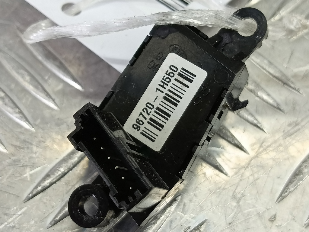 кнопка tip Kia Ceed  967201H550AL4, 630 рублей, Москва