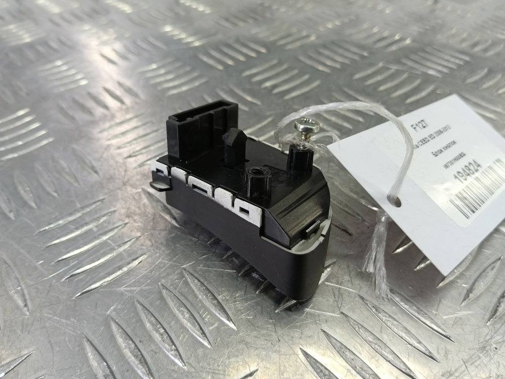 блок кнопок Kia Ceed  967201H000EQ, 2010 рублей, Москва