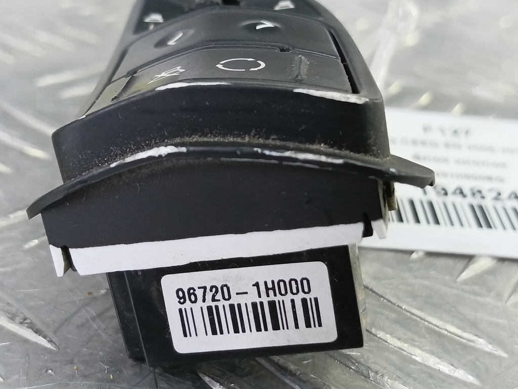 блок кнопок Kia Ceed  967201H000EQ, 2010 рублей, Москва