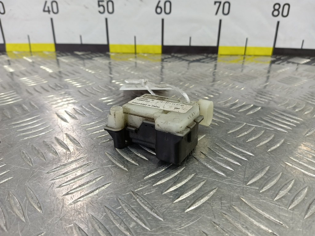 активатор лючка CHEVROLET  ORLANDO 1.8 AT (141 л.с.)Orlando  I (2010—2018) Минивэн 13501151, 860 рублей, Москва