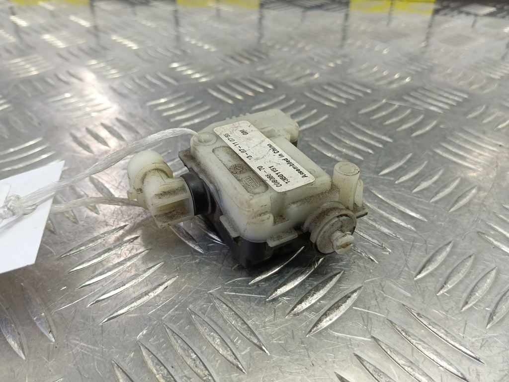 активатор лючка CHEVROLET  ORLANDO 1.8 AT (141 л.с.)Orlando  I (2010—2018) Минивэн 13501151, 860 рублей, Москва