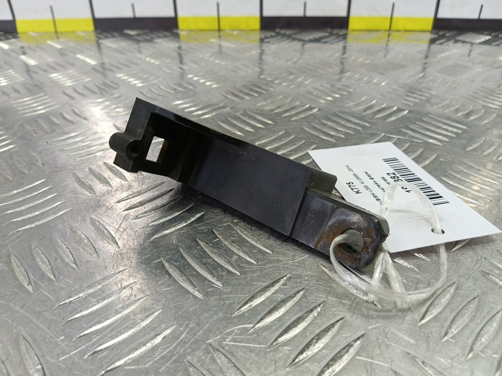 кронштейн фары MITSUBISHI L200  2.5 DI-D 4WD MT (178 л.с.)L200  IV (2006—2014) Пикап MN167868, 860 рублей, Москва