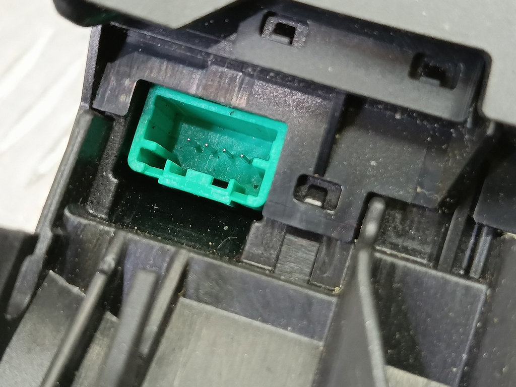 блок кнопок FORD Focus 2.0 AMT (160 л.с.)Focus  III рестайлинг (2014—2019) Седан 1850429, 1780 рублей, Москва