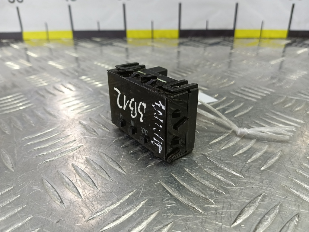 часы электронные SUZUKI JIMNY Jimny 34600-65D01, 750 рублей, Москва