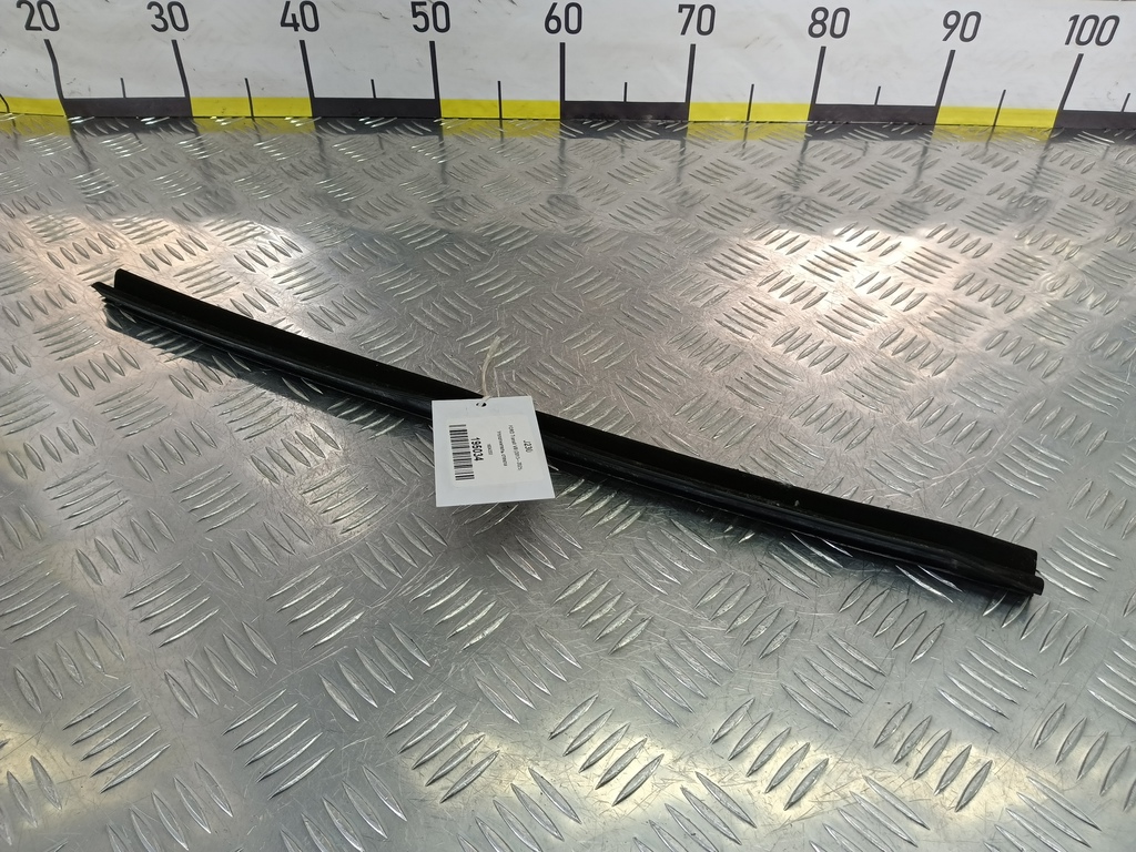 уплотнитель стекла FORD Transit  1824332, 980 рублей, Москва