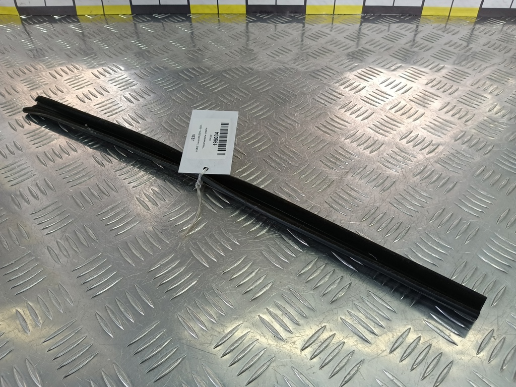 уплотнитель стекла FORD Transit  1824332, 980 рублей, Москва