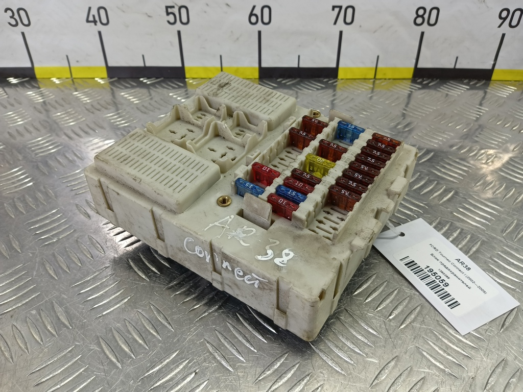 блок предохранителей FORD Tourneo Connect  1360366, 630 рублей, Москва