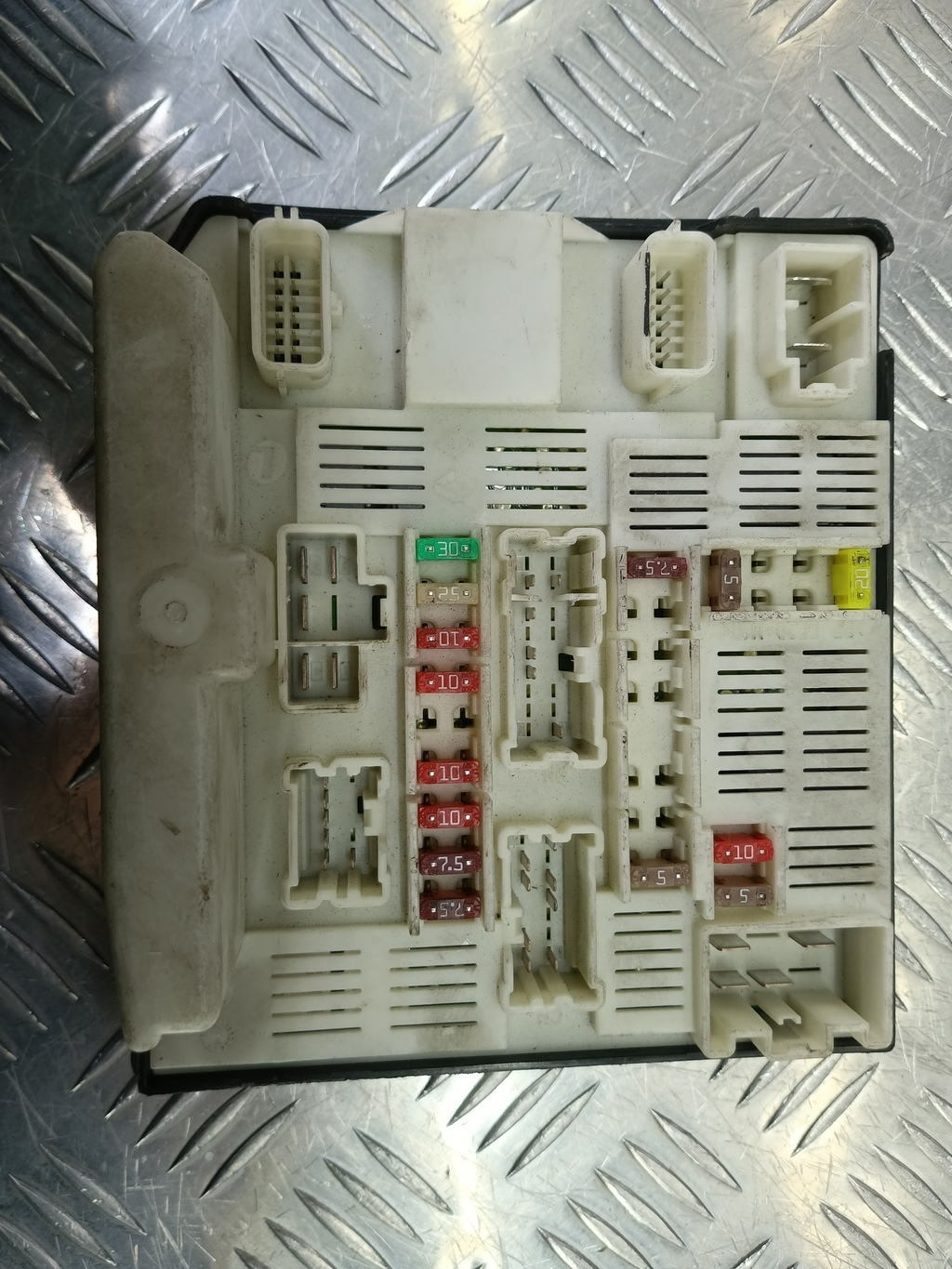 блок предохранителей Renault Master  284B63484R, 3850 рублей, Москва