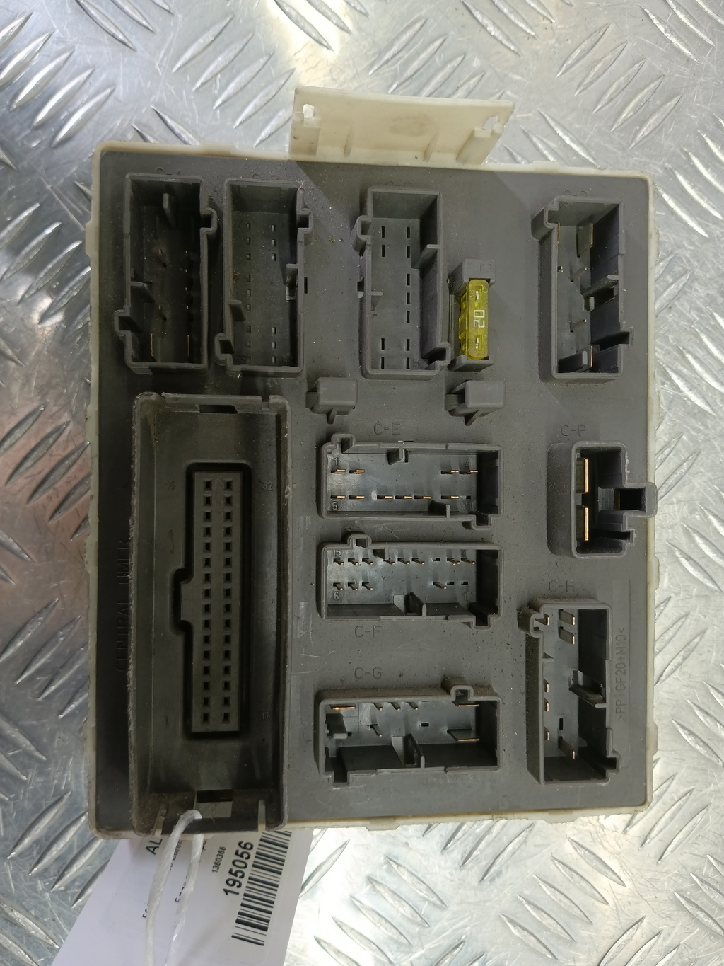 блок предохранителей FORD Tourneo Connect  1360366, 630 рублей, Москва