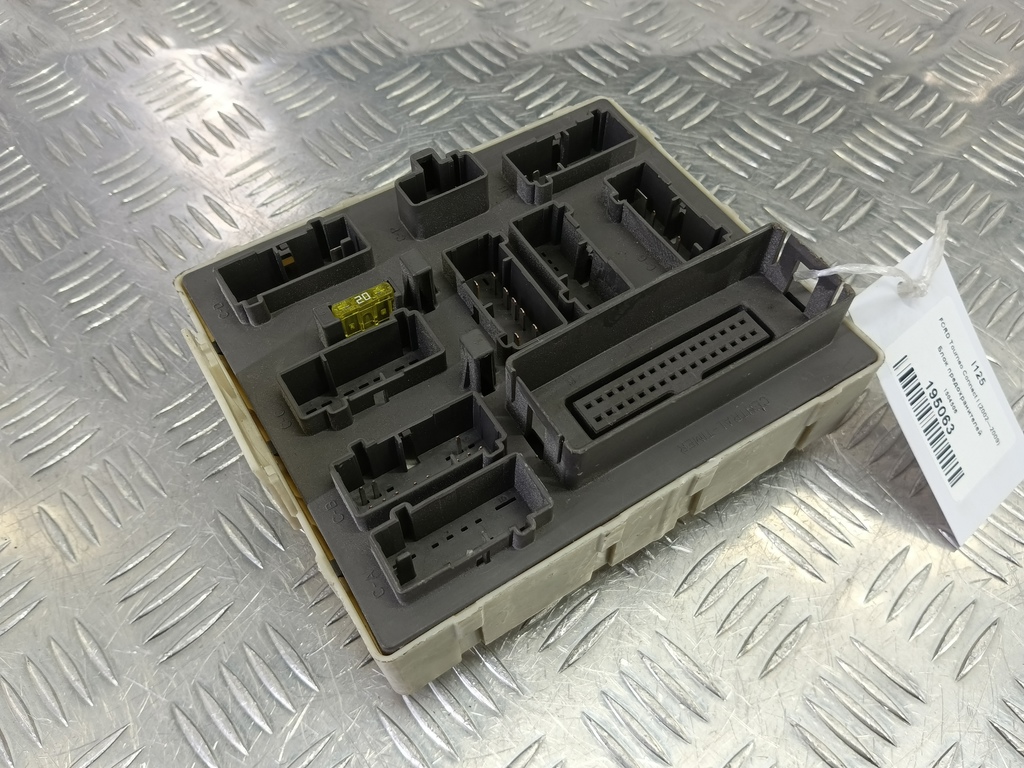 блок предохранителей FORD Tourneo Connect  1504506, 860 рублей, Москва