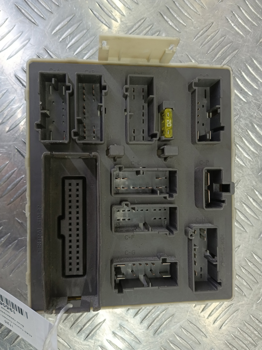 блок предохранителей FORD Tourneo Connect  1504506, 860 рублей, Москва