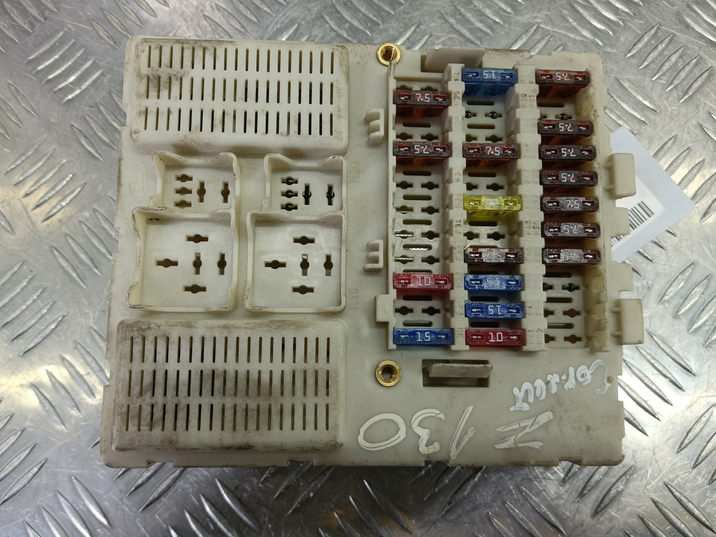 блок предохранителей FORD Tourneo Connect  1504506, 860 рублей, Москва