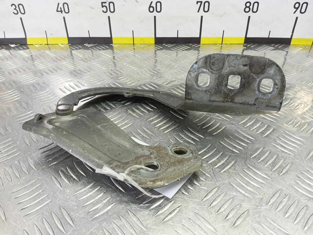 петля капота FORD Focus  1750016, 2470 рублей, Москва