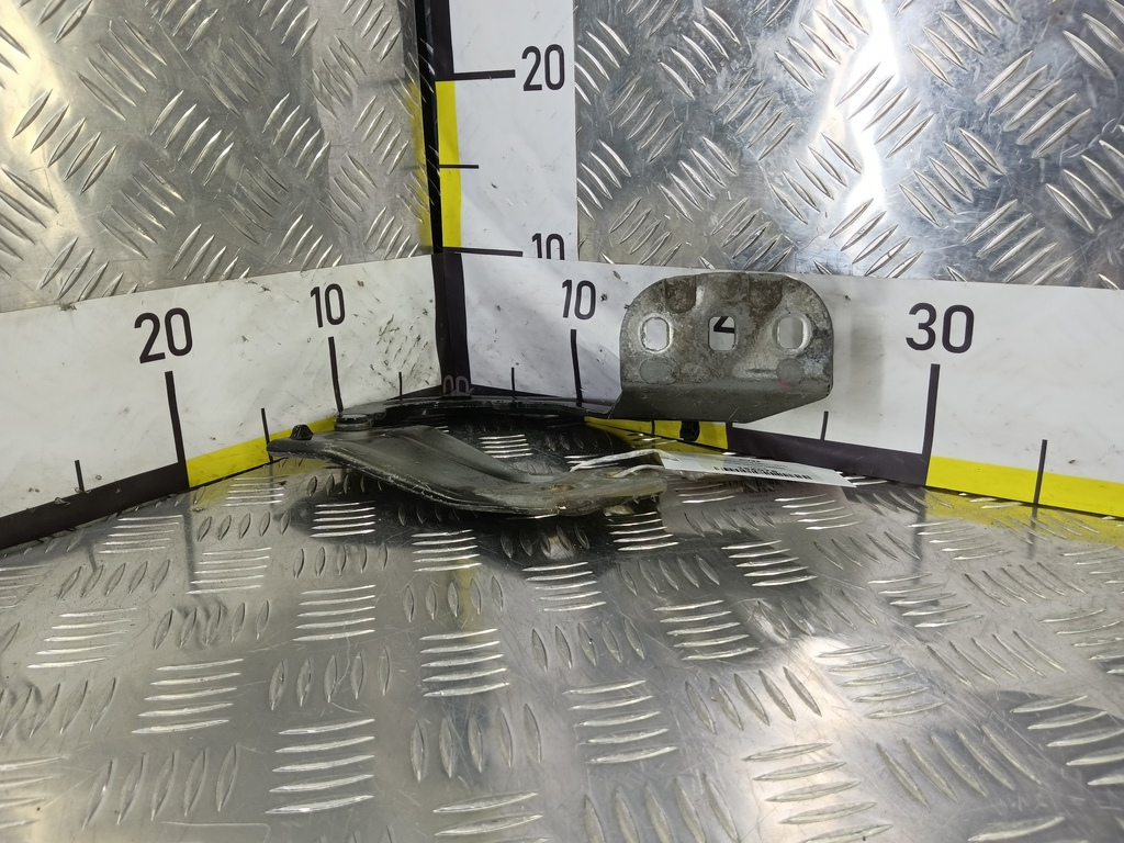 петля капота FORD Focus  1750016, 2470 рублей, Москва