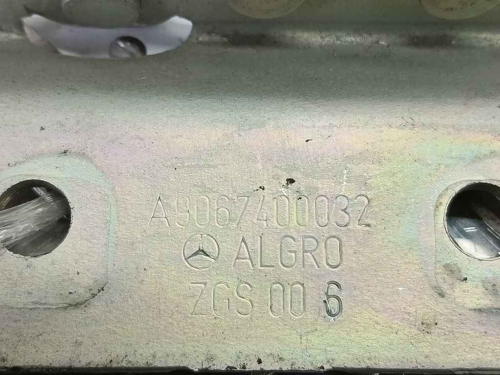ответная часть замка двери MERCEDES-BENZ Sprinter  A9067400032, 750 рублей, Москва
