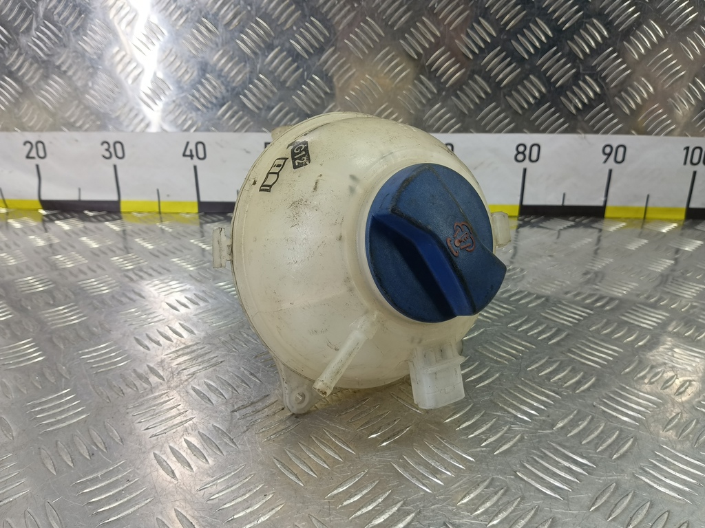 бачок расширительный Volkswagen   6Q0121407, 1320 рублей, Москва