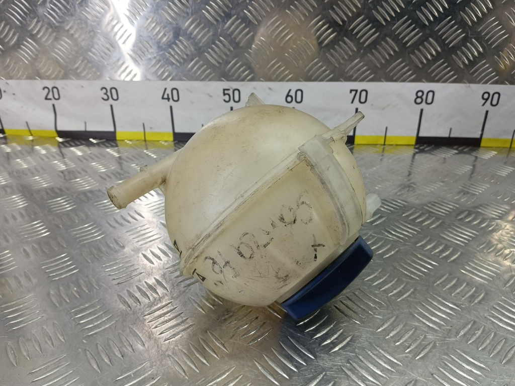 бачок расширительный Volkswagen   6Q0121407, 1320 рублей, Москва