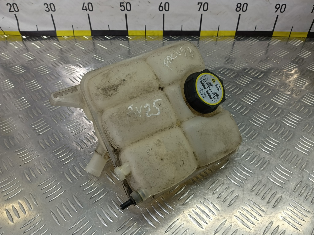 бачок расширительный FORD Focus  1717053, 2240 рублей, Москва