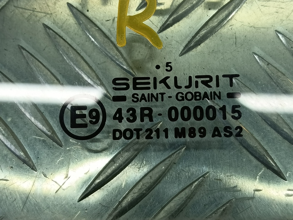 стекло двери Peugeot Partner  920267, 2130 рублей, Москва