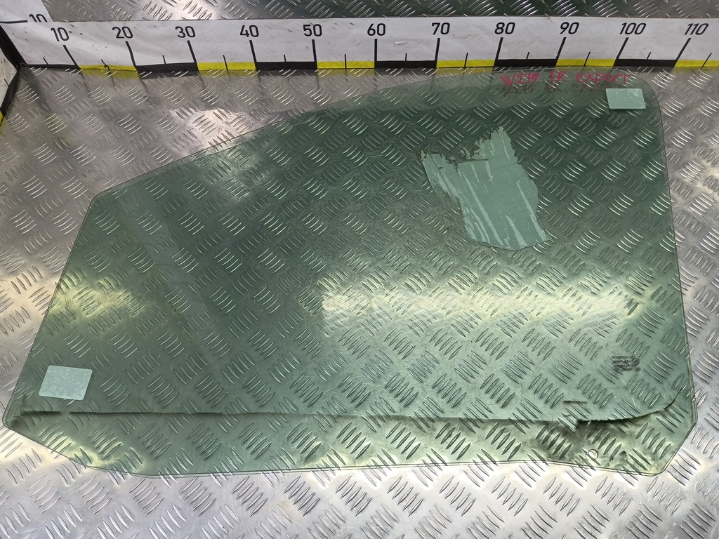 стекло двери Peugeot Expert  9202J7, 3160 рублей, Москва