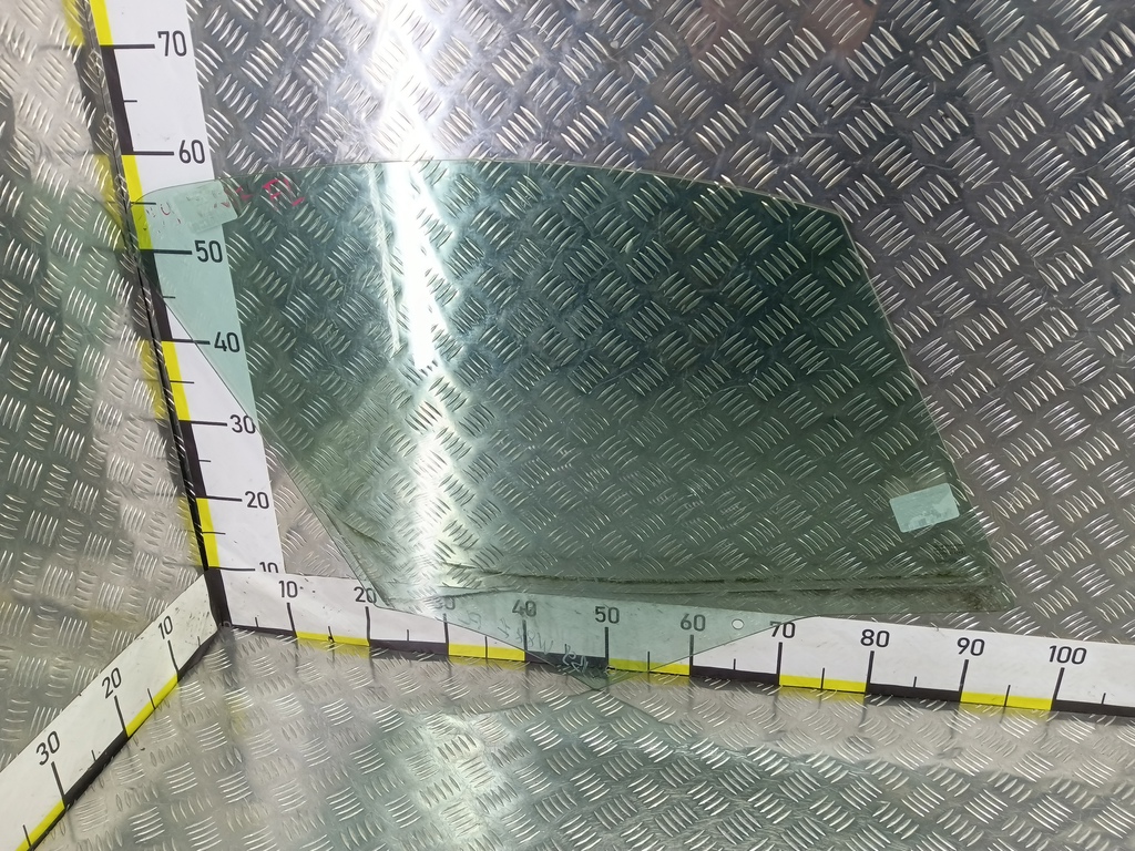 стекло двери Peugeot Partner  9201L9, 2590 рублей, Москва