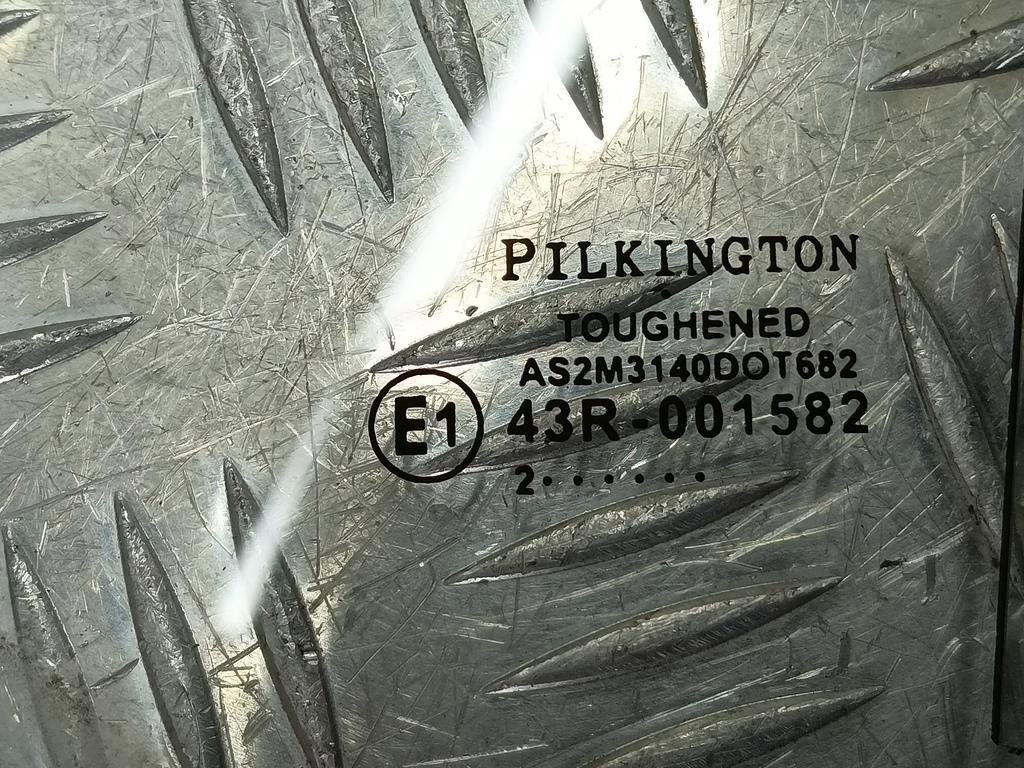 стекло двери MERCEDES-BENZ Sprinter  A9067250110, 750 рублей, Москва