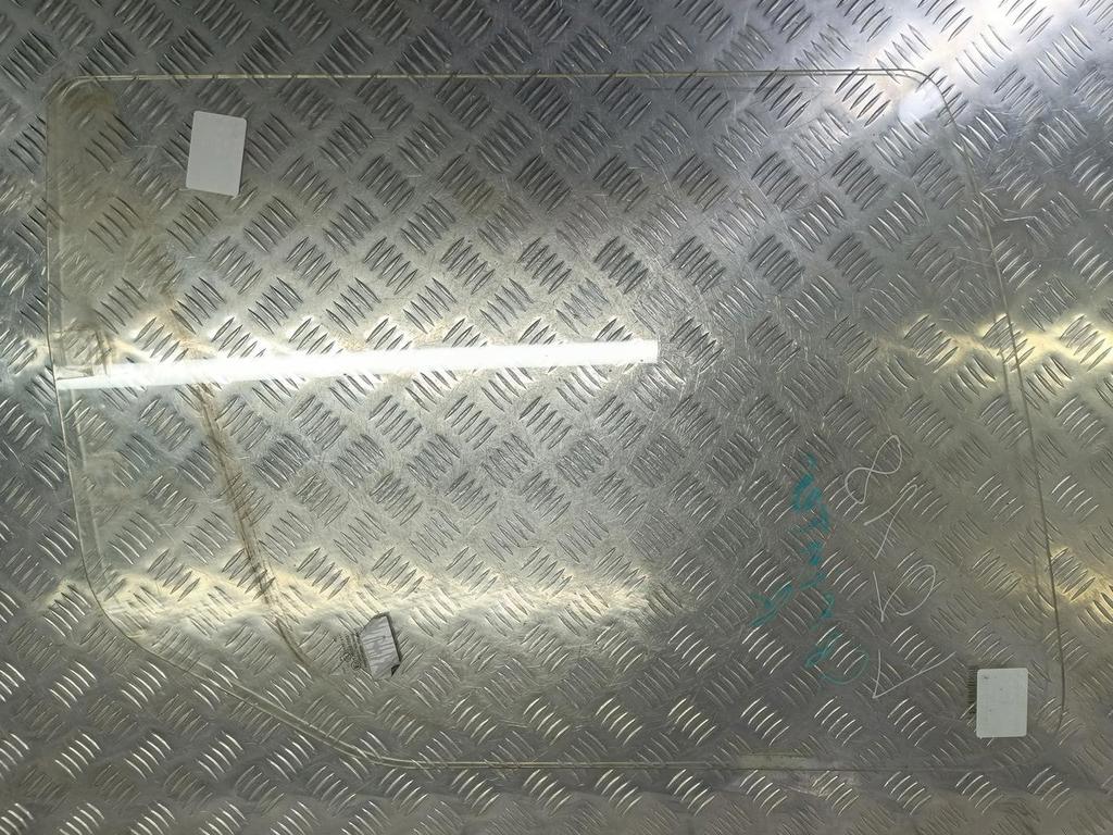 стекло двери MERCEDES-BENZ Sprinter  A9067250110, 860 рублей, Москва